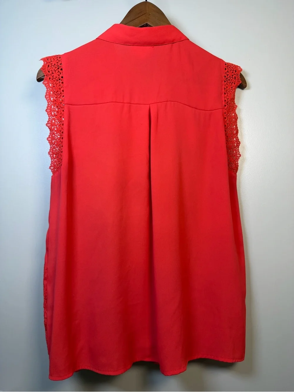Maison Jules | Poppy Red Sleeveless Button Up Top, Eyelet, Lace Trim, Size L